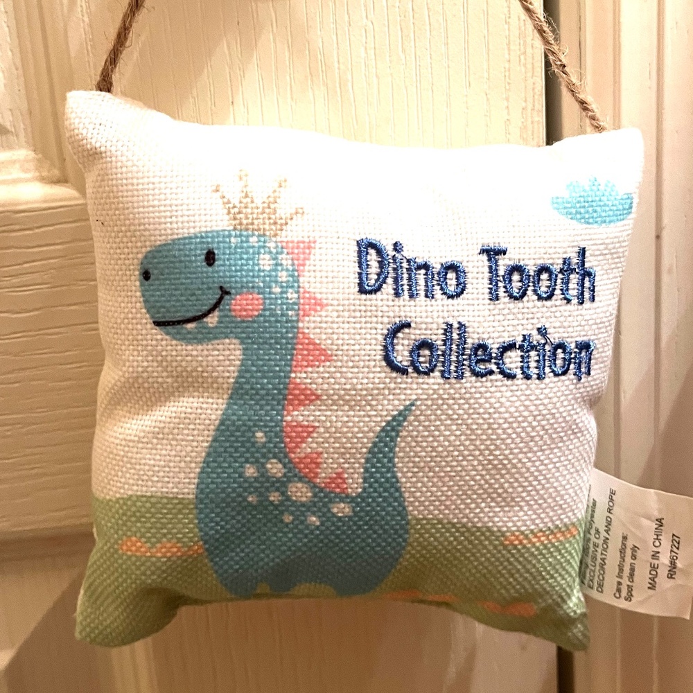 NWT "DINO TOOTH COLLECTION" Pillow Door Hanger, 5.5" x 5.5"